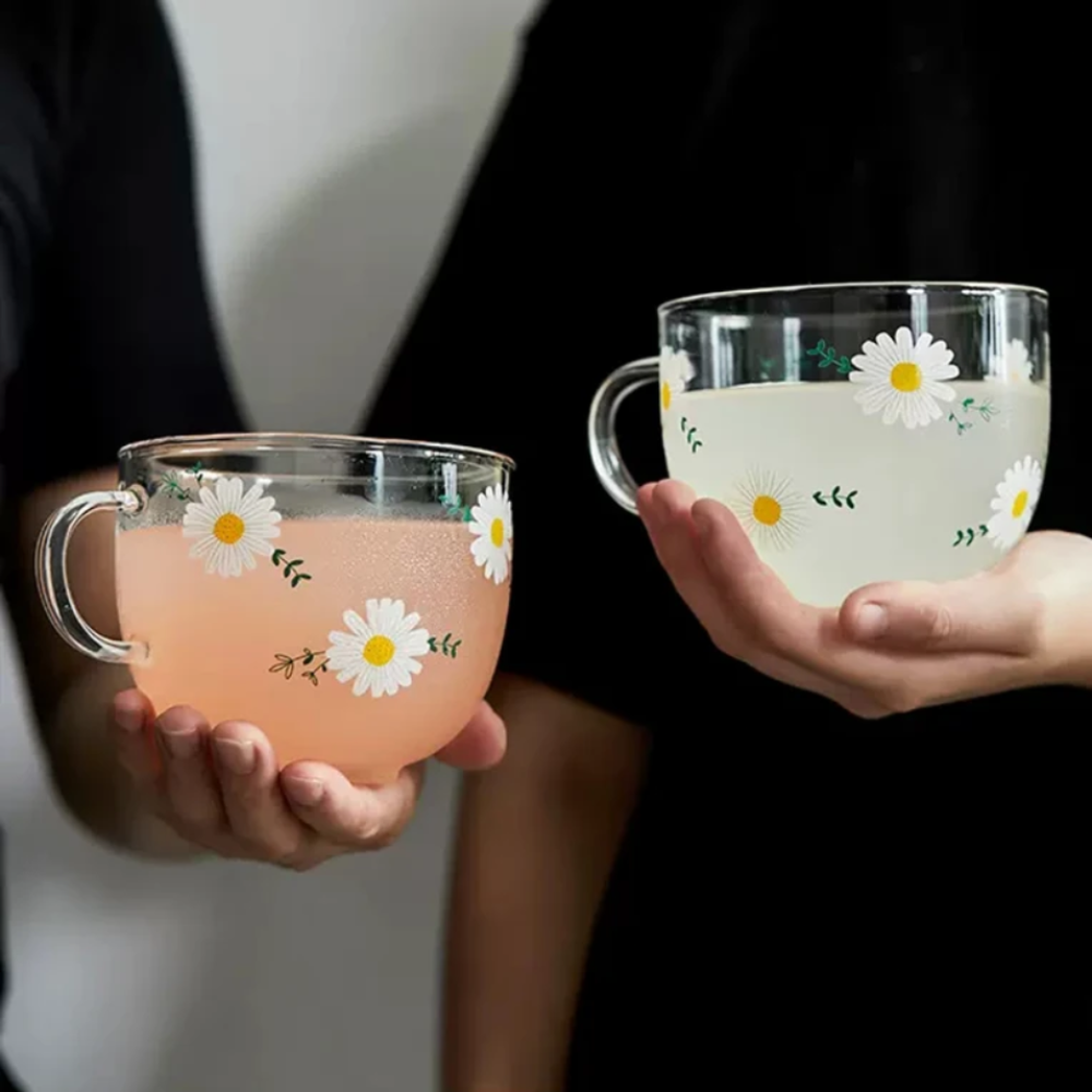 Mochi Mart Daisy Print Glass Cup