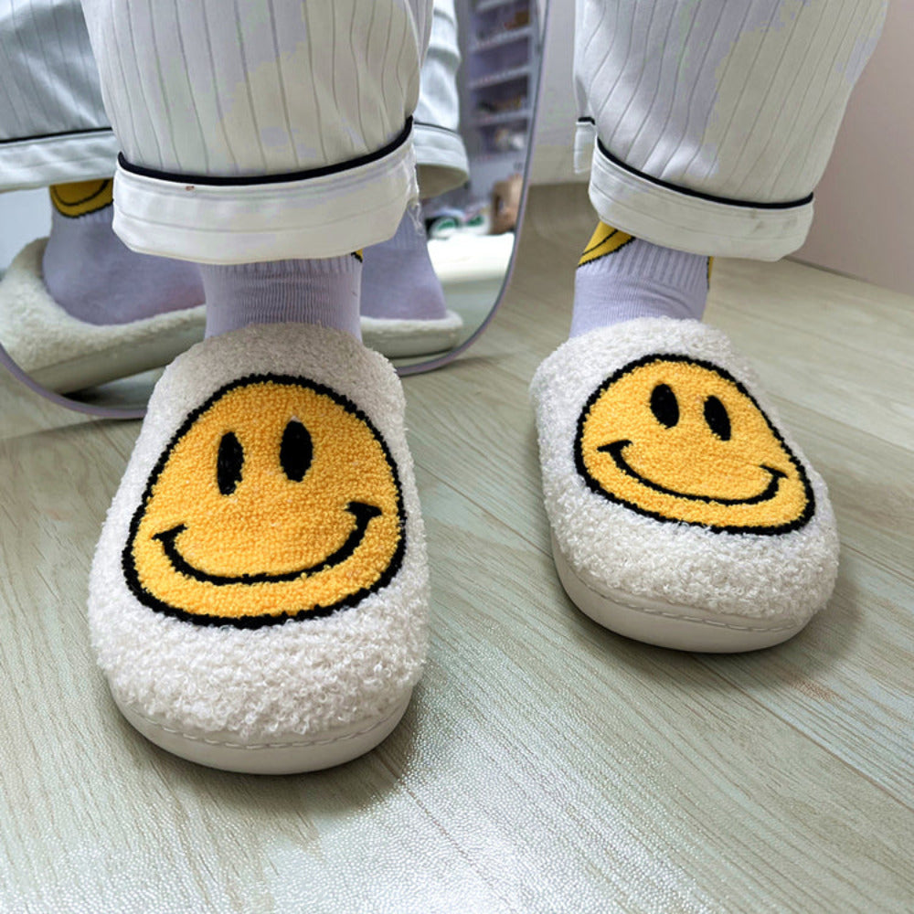 Mochi Mart Retro Smiley Face Slippers